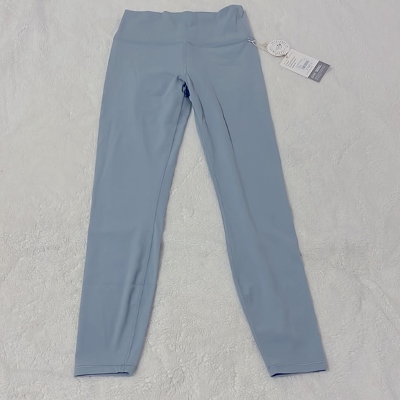 Vuori AllTheFeels Legging NWT. Size small. - Picture 6 of 6